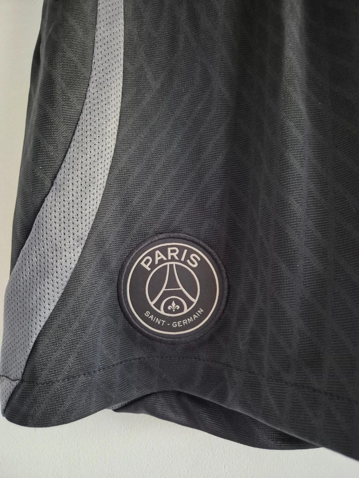 Short PSG Jordan noir et gris 11-12 ans – photo 3